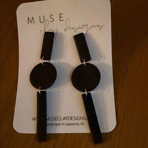Muse Elegant Black Drop Earrings